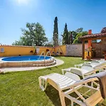 Holiday Home Mali Vareski - Istrien 8734 *