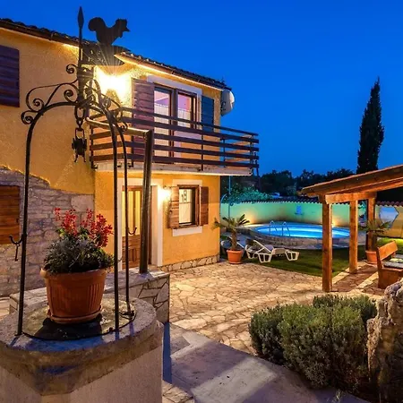 Holiday Home Mali Vareski/Istrien 8734 Holiday home Mali Vareski