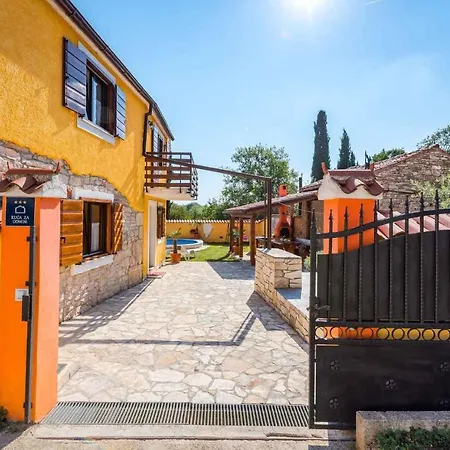 Holiday home Holiday Home Mali Vareski/Istrien 8734
