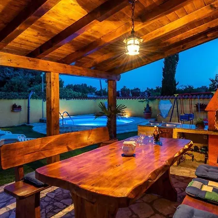 Holiday Home Mali Vareski - Istrien 8734 Ferienhaus *
