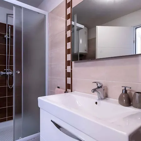 Holiday Home Mali Vareski - Istrien 8734 Ferienhaus Mali Vareški